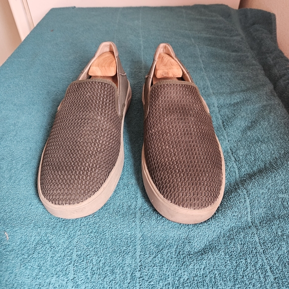OluKai Men's Lae'ahi slip-on sneakers Size 9 - Picture 3 of 11